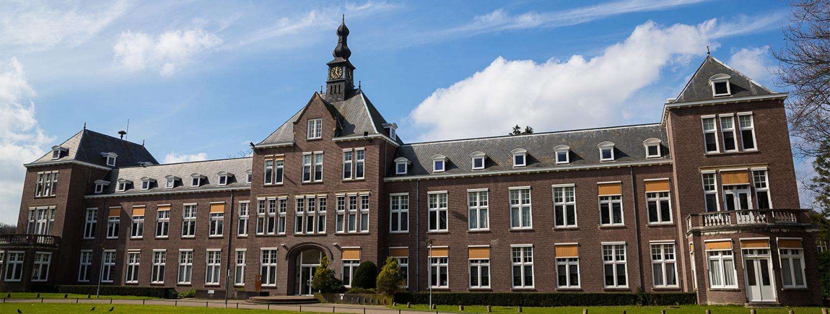 Bestuursgebouw GGzE op Landgoed De Grote Beek