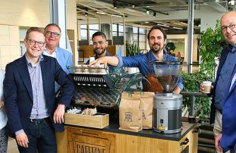 GGzE en Ennatuurlijk tekenen contract voor koffie én duurzame warmtelevering